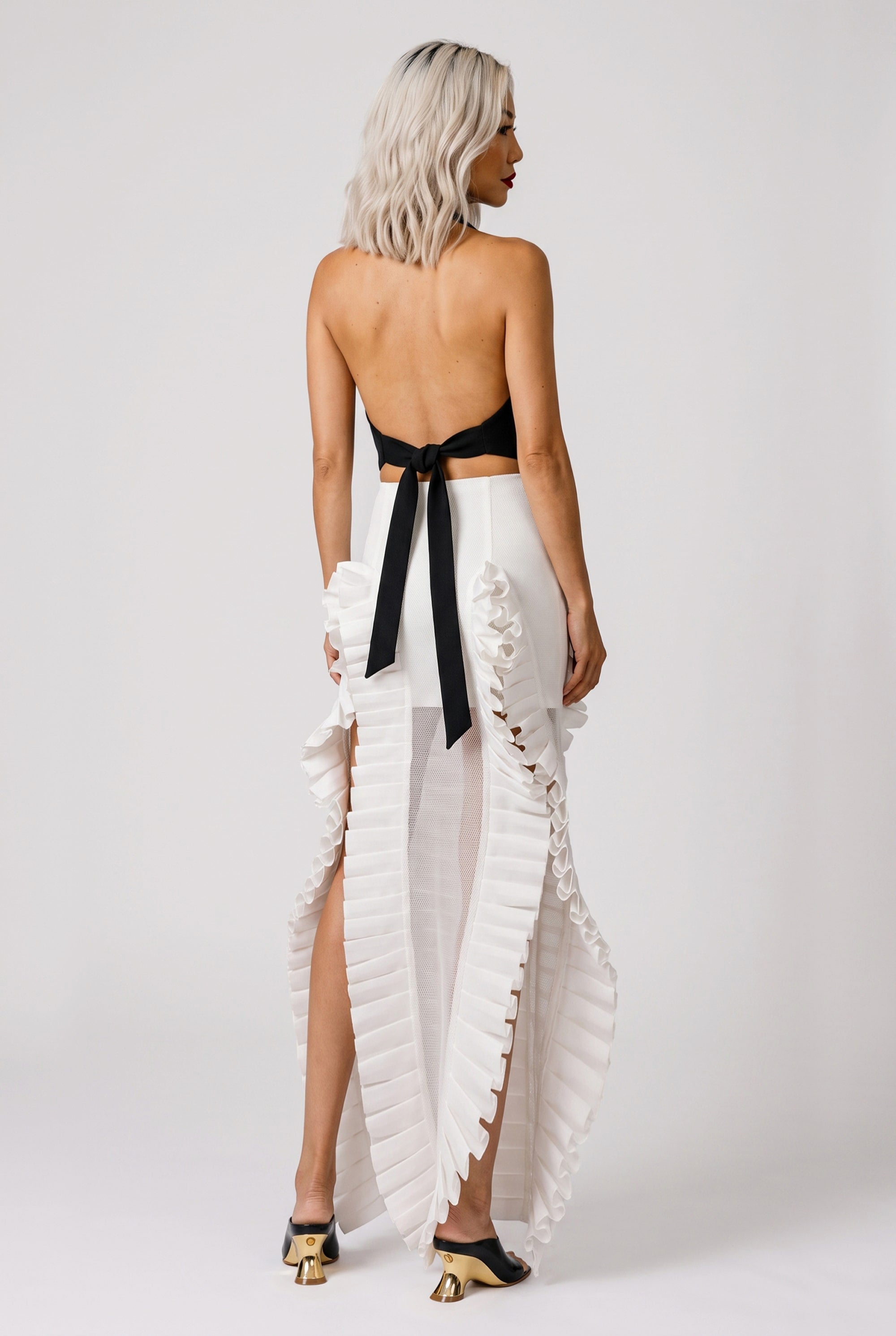 AWAKE MODE RYW Laminary Ruffle Panel Slit Skirt | Off White