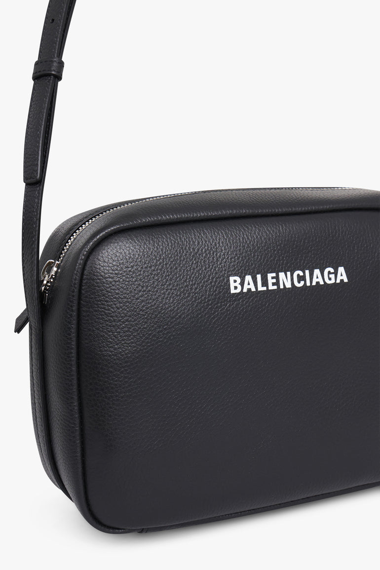 BALENCIAGA BAGS BLACK LOGO CAMERA BAG | BLACK