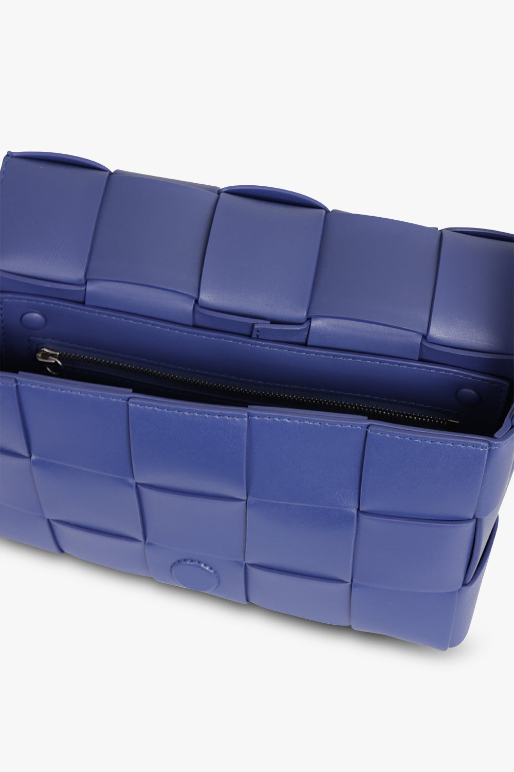 BOTTEGA VENETA BAGS Black Medium Casette Bag | Cruise/Silver