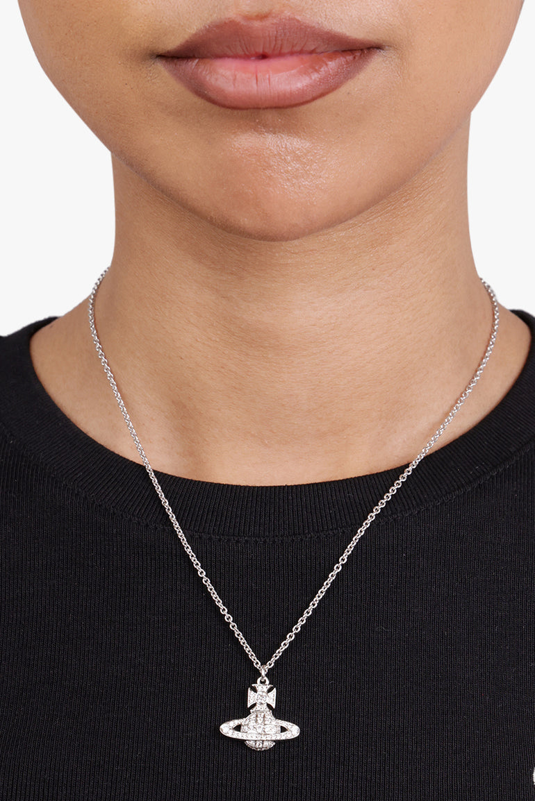 VIVIENNE WESTWOOD JEWELLERY SILVER / Silver Carmela Bas Relief Pendant | Silver