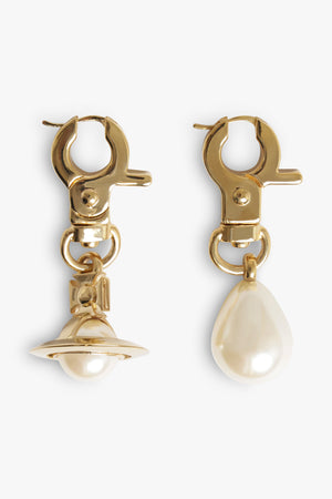 VIVIENNE WESTWOOD JEWELLERY GOLD / GOLD/WHITE Claude Mismatch Orb/Pearl Earrings | Gold/White
