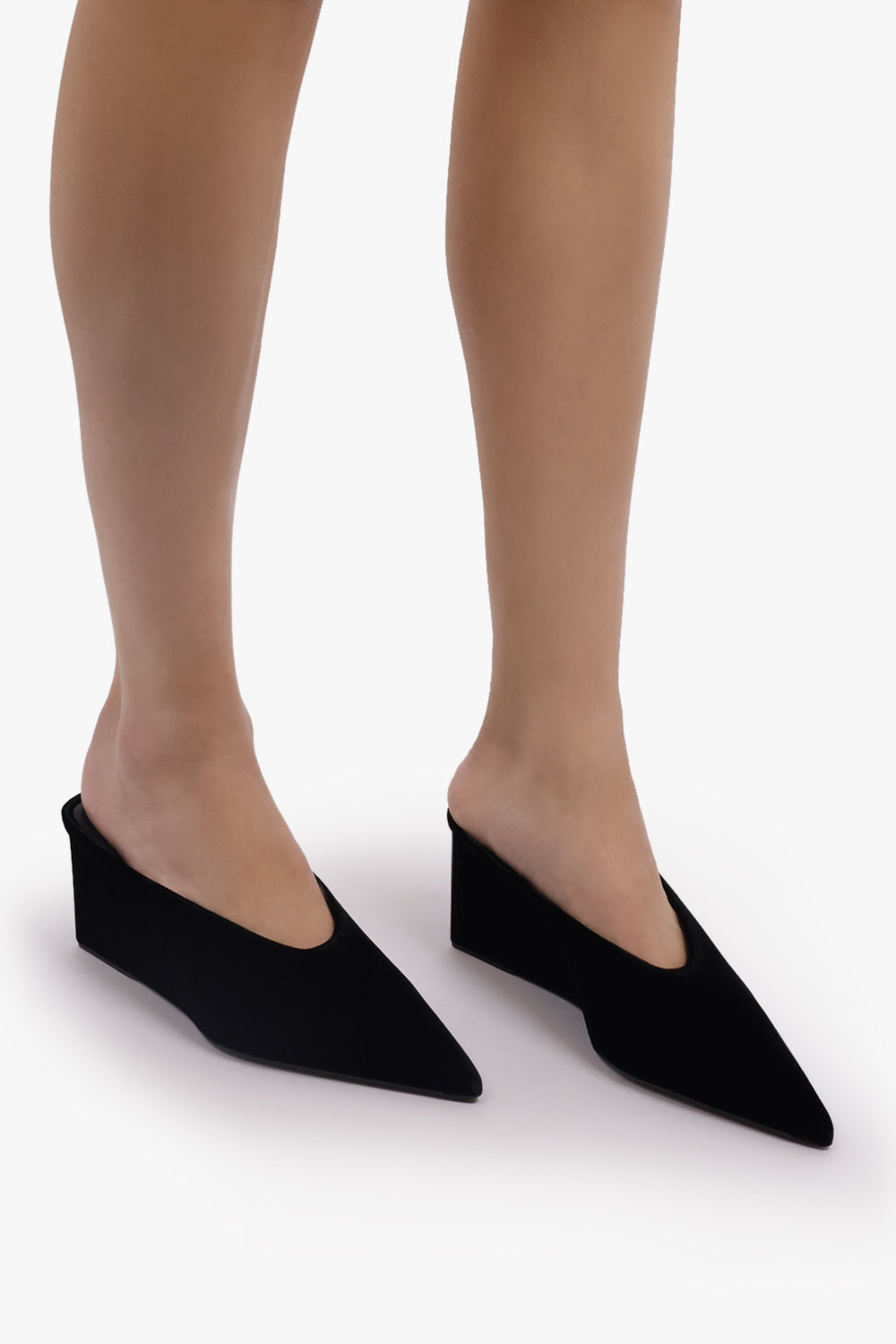 ALAIA SHOES Point Wedge 75MM Velvet Mule | Black