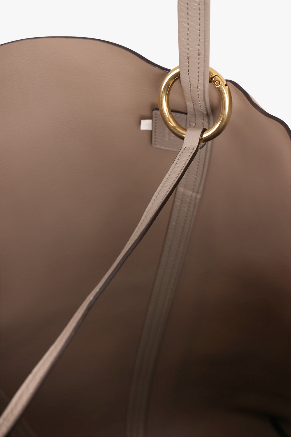 CHLOE BAGS NEUTRALS / Motty Grey Large Suede Spin Bag | Motty Grey