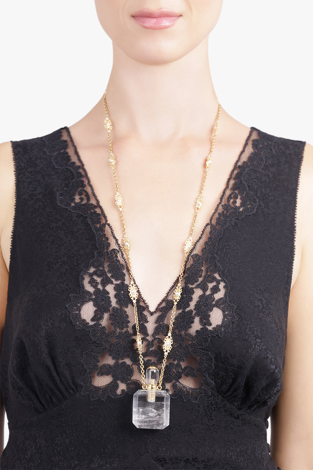 CHLOE JEWELLERY GOLD / Crystal White Rock Crystal Resin Necklace | Crystal White