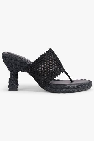 CHLOE SHOES Isla Thong 75mm Crochet Sandal | Black