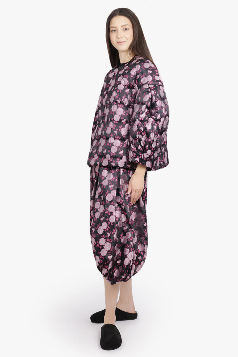 COMME DES GARCONS RTW Floral Print Elastic Waist Drop Crotch Crop Pant | Black/Pink