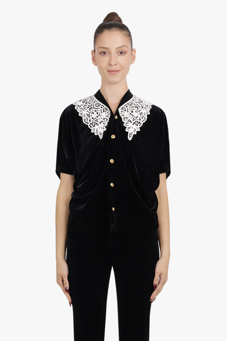 JUNYA WATANABE RTW Relaxed Velvet S/S Blouse With Crochet Collar | Black/White