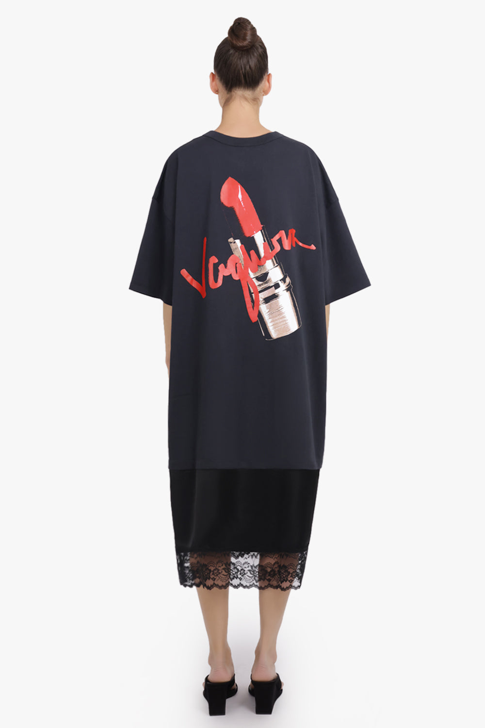 VAQUERA RTW Oversized S/S T-Shirt Dress With Back Lipstick Print and Lace Hem | Black/Red/White