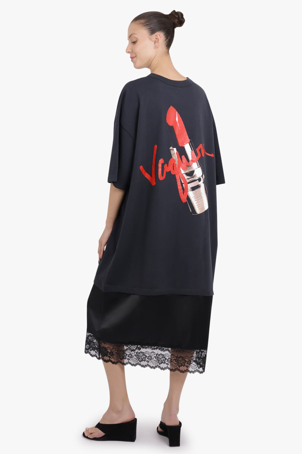 VAQUERA RTW Oversized S/S T-Shirt Dress With Back Lipstick Print and Lace Hem | Black/Red/White