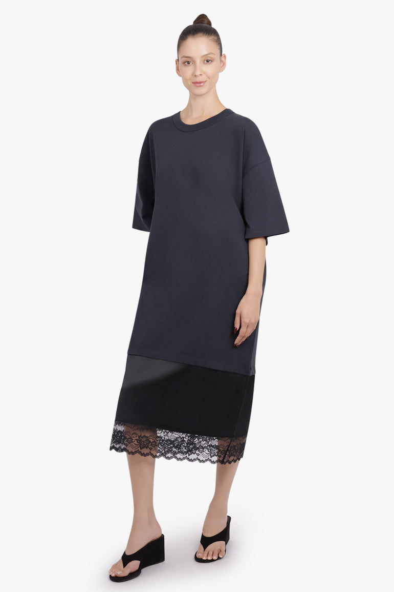 VAQUERA RTW Oversized S/S T-Shirt Dress With Back Lipstick Print and Lace Hem | Black/Red/White