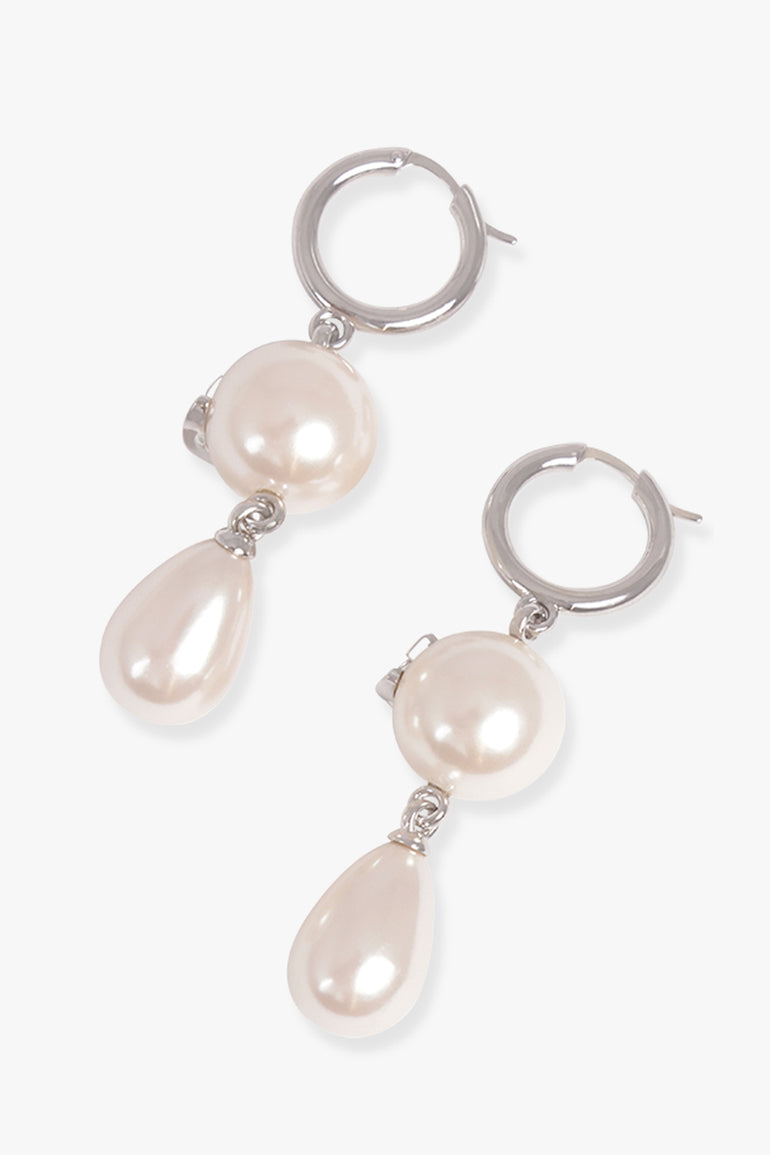VIVIENNE WESTWOOD JEWELLERY SILVER / White/Silver Martha Orb Pearl Drop Earrings | White/Silver