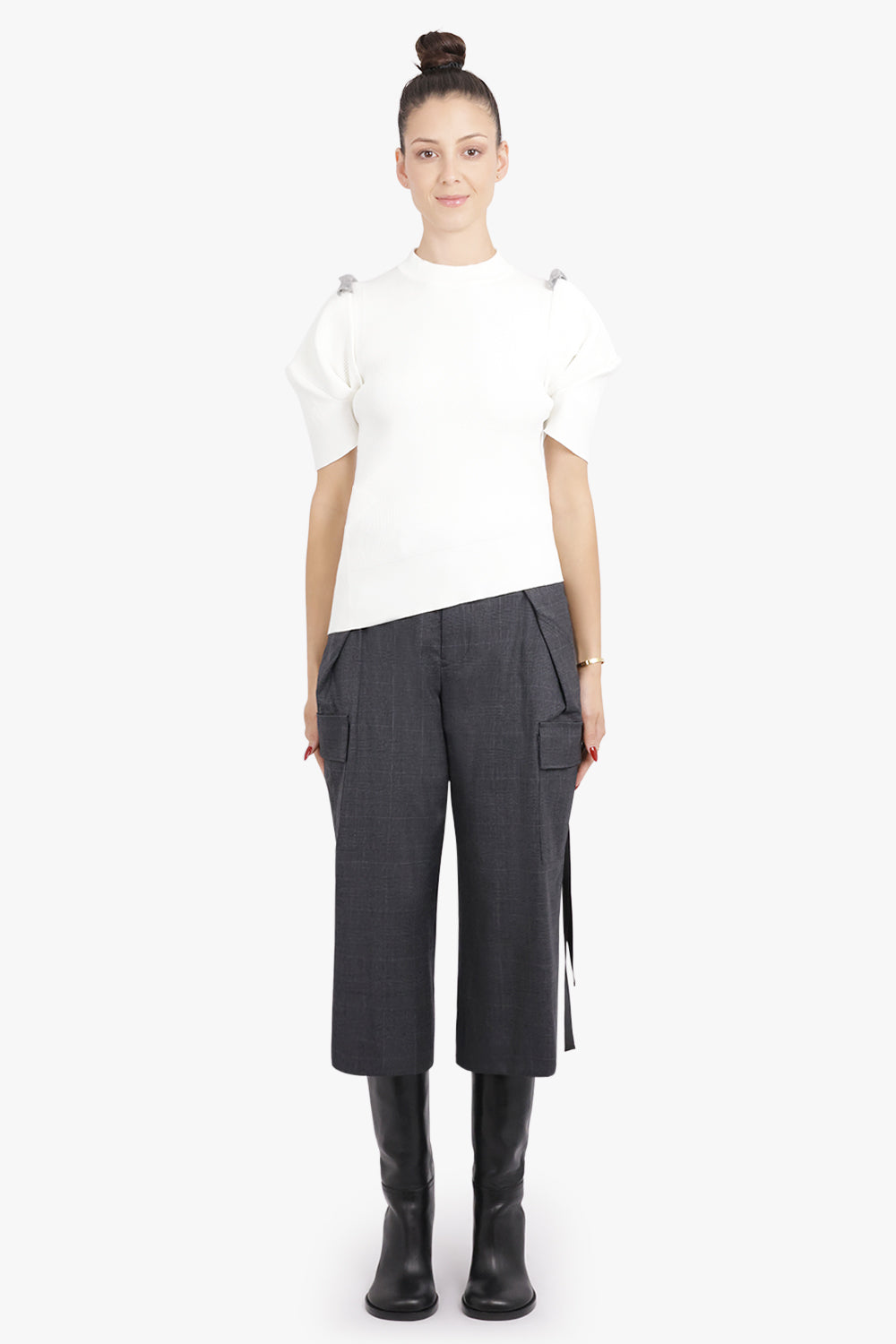 SACAI RTW Structured Shoulder S/S Asymmetric Knit Pullover | Off White