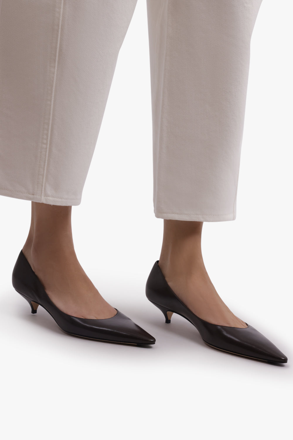 THE ROW SHOES Liisa 40MM Kitten Pump Heel | Lacquer Brown