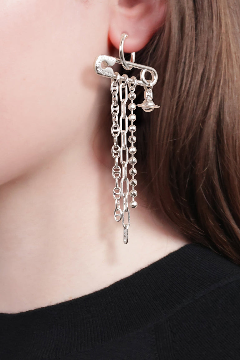 VIVIENNE WESTWOOD JEWELLERY SILVER / Silver Ginetta Safety Pin Drop Earrings | Silver