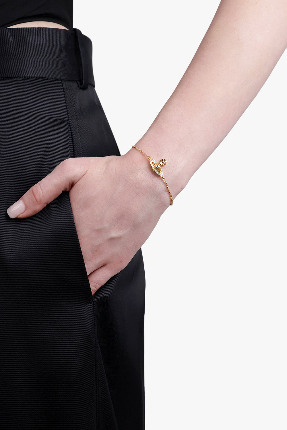 VIVIENNE WESTWOOD JEWELLERY GOLD / Gold Pina Bas Relief Bracelet | Gold