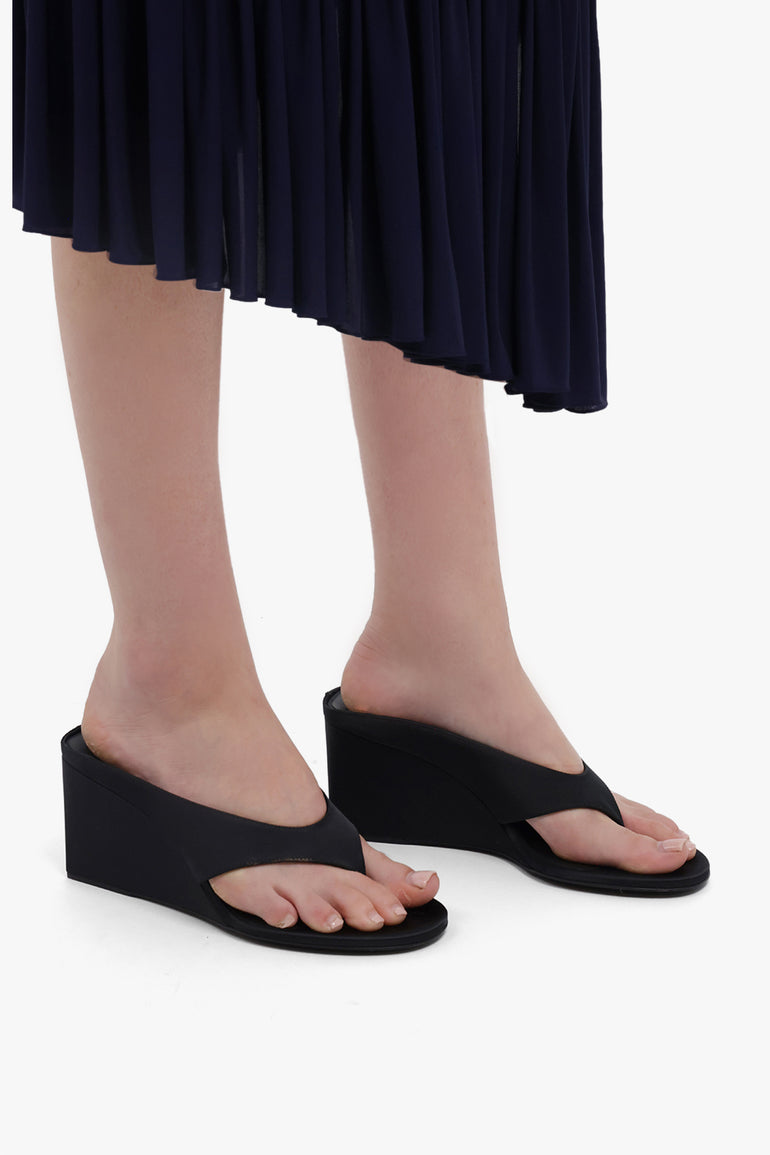 ALAIA SHOES Cube Satin 70 mm Thong Mule | Black