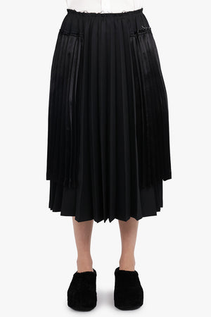 COMME DES GARCONS BLACK RTW Pleat Panel Mid X Midi Skirt | Black