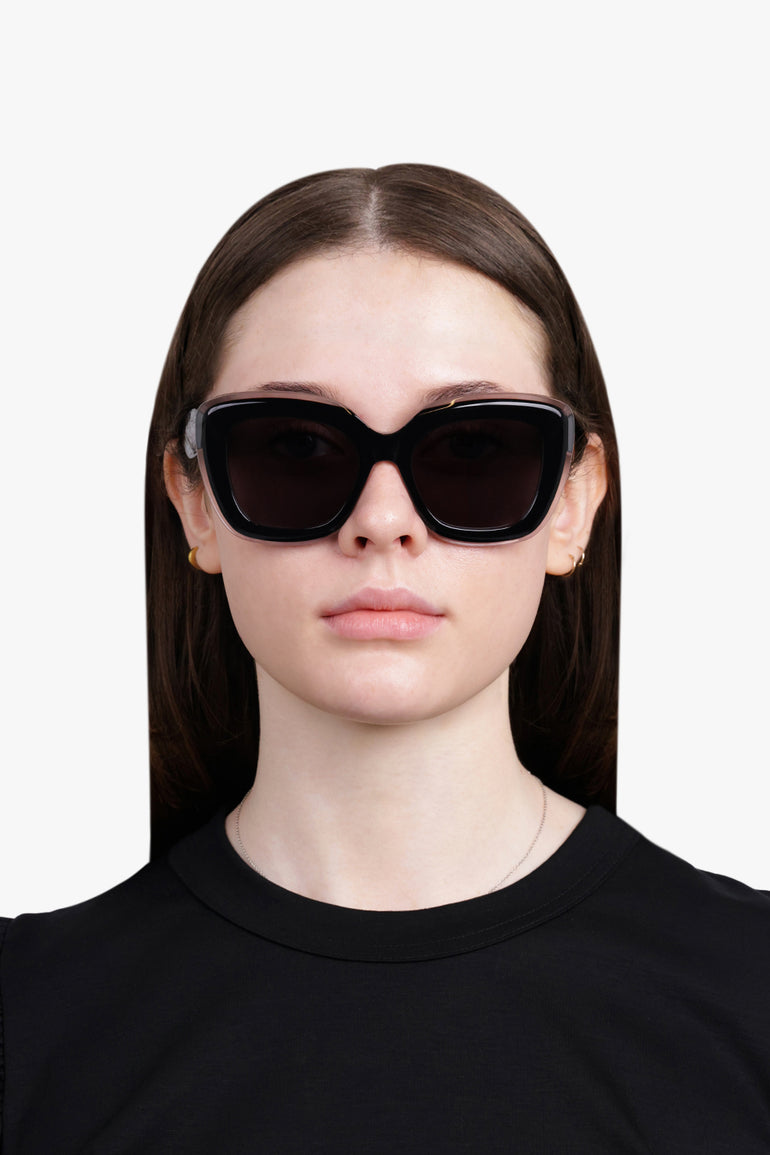 ALAIA ACCESSORIES BLACK / BLACK-BLACK-GREY AA0072S Square Frame Sunglasses with Acrylic Edge | Black