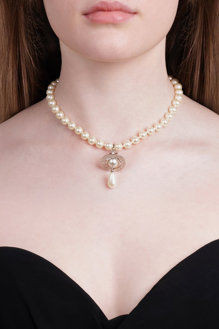 VIVIENNE WESTWOOD JEWELLERY SILVER / White/Silver One Row Pearl Drop Choker | White/Silver
