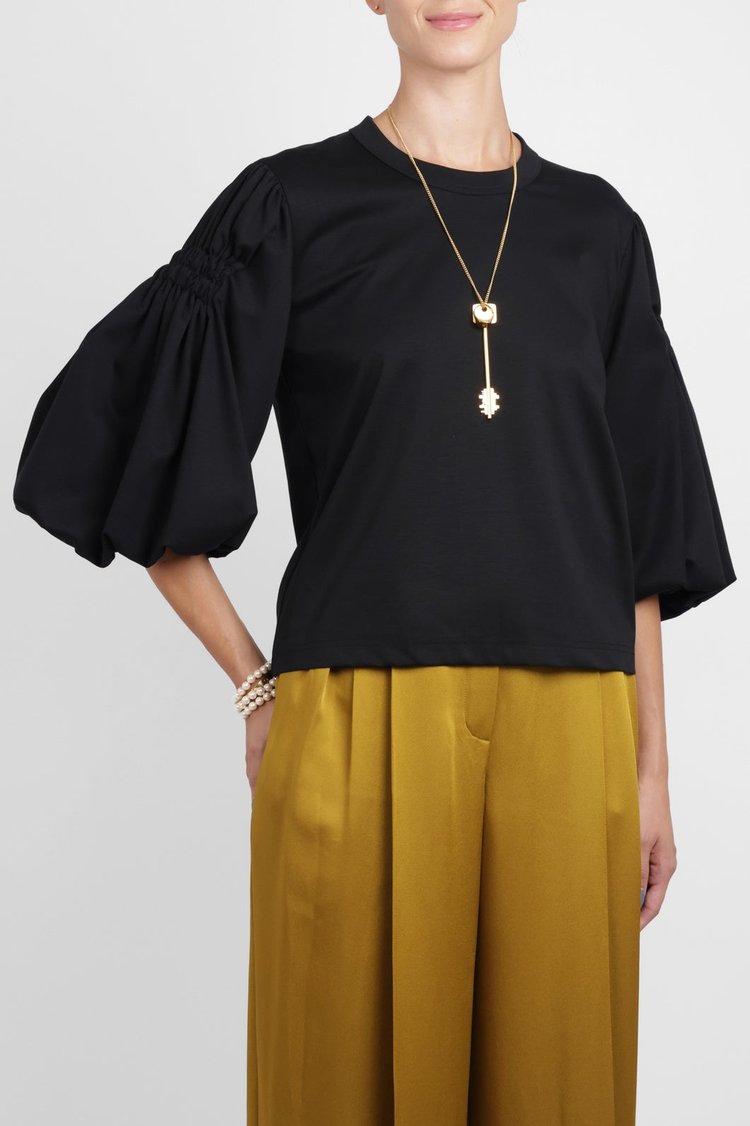 NOIR KEI NINOMIYA RTW Exaggerated Puff 3/4 Sleeve Top | Black