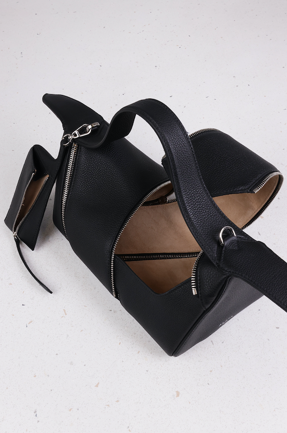 ALAIA BAGS BLACK Zipped Adjustable Strap Bag  | Black