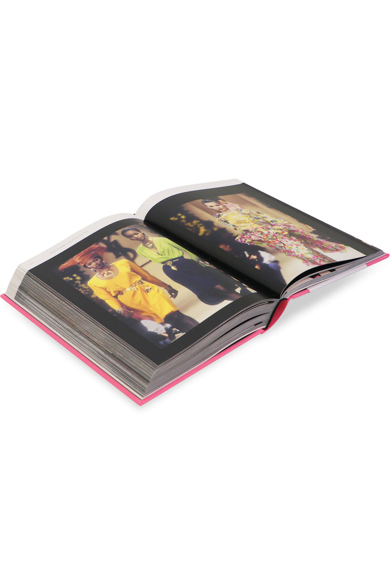 ALLIANCE - BOOKS LIFESTYLE YVES SAINT LAURENT CATWALK