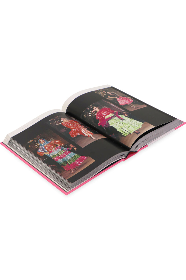 ALLIANCE - BOOKS LIFESTYLE YVES SAINT LAURENT CATWALK