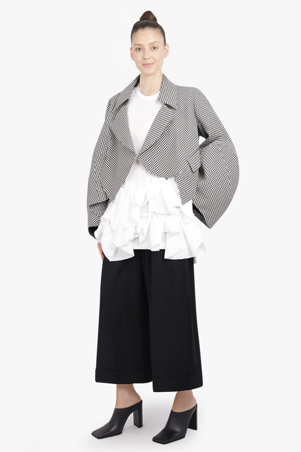 COMME DES GARCONS RTW Crew Neck L\S  Top with Exaggerated Ruffle Hem | White