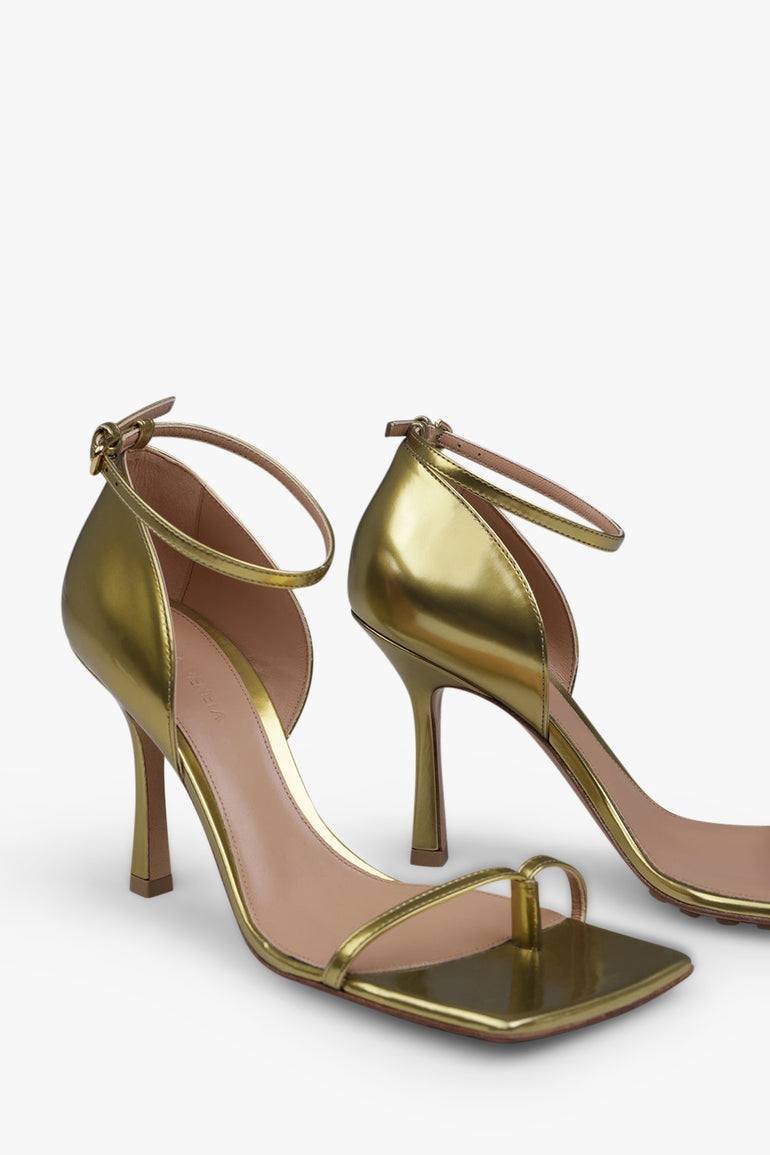 BOTTEGA VENETA SHOES Stretch Ankle Strap 90mm Heel | Gold