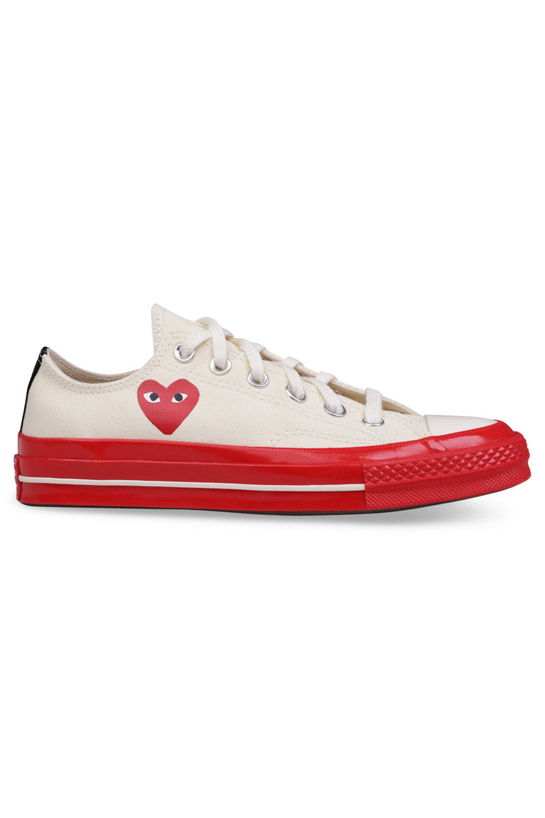 COMME DES GARCONS PLAY SHOES LOW TOP HEART CONVERSE | OFF WHITE