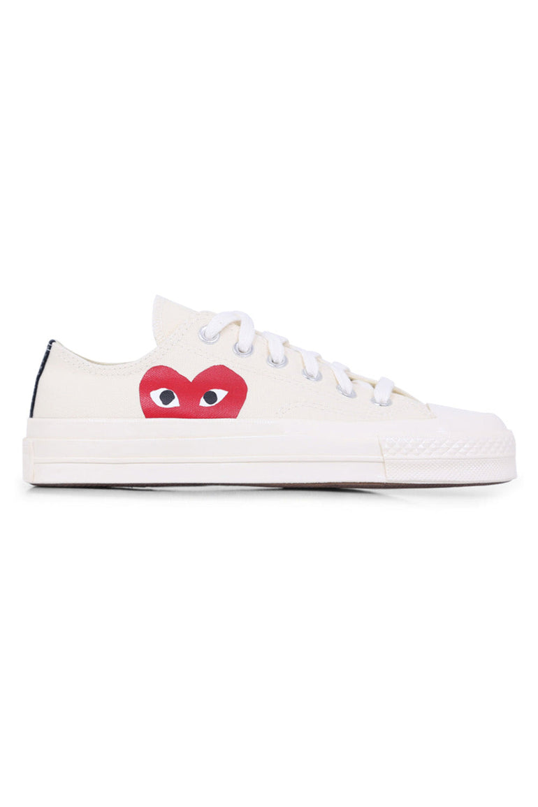 COMME DES GARCONS PLAY SHOES x CONVERSE CHUCK TAYLOR LOW TOP SNEAKER | WHITE