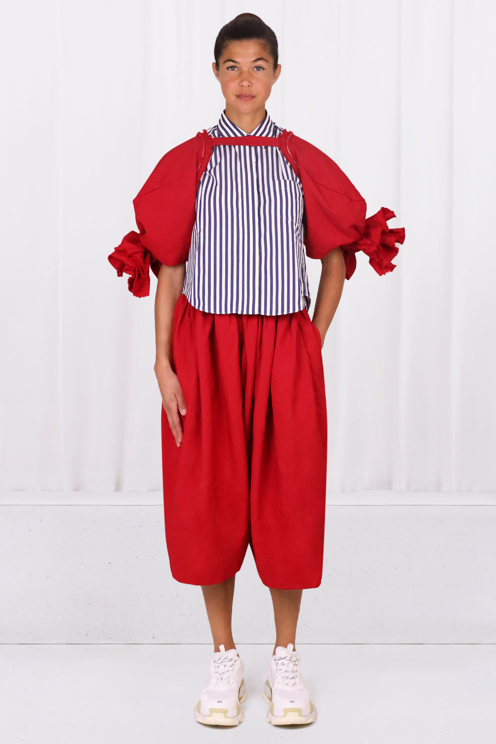 COMME DES GARCONS RTW BOW SLEEVE CAPE | RED