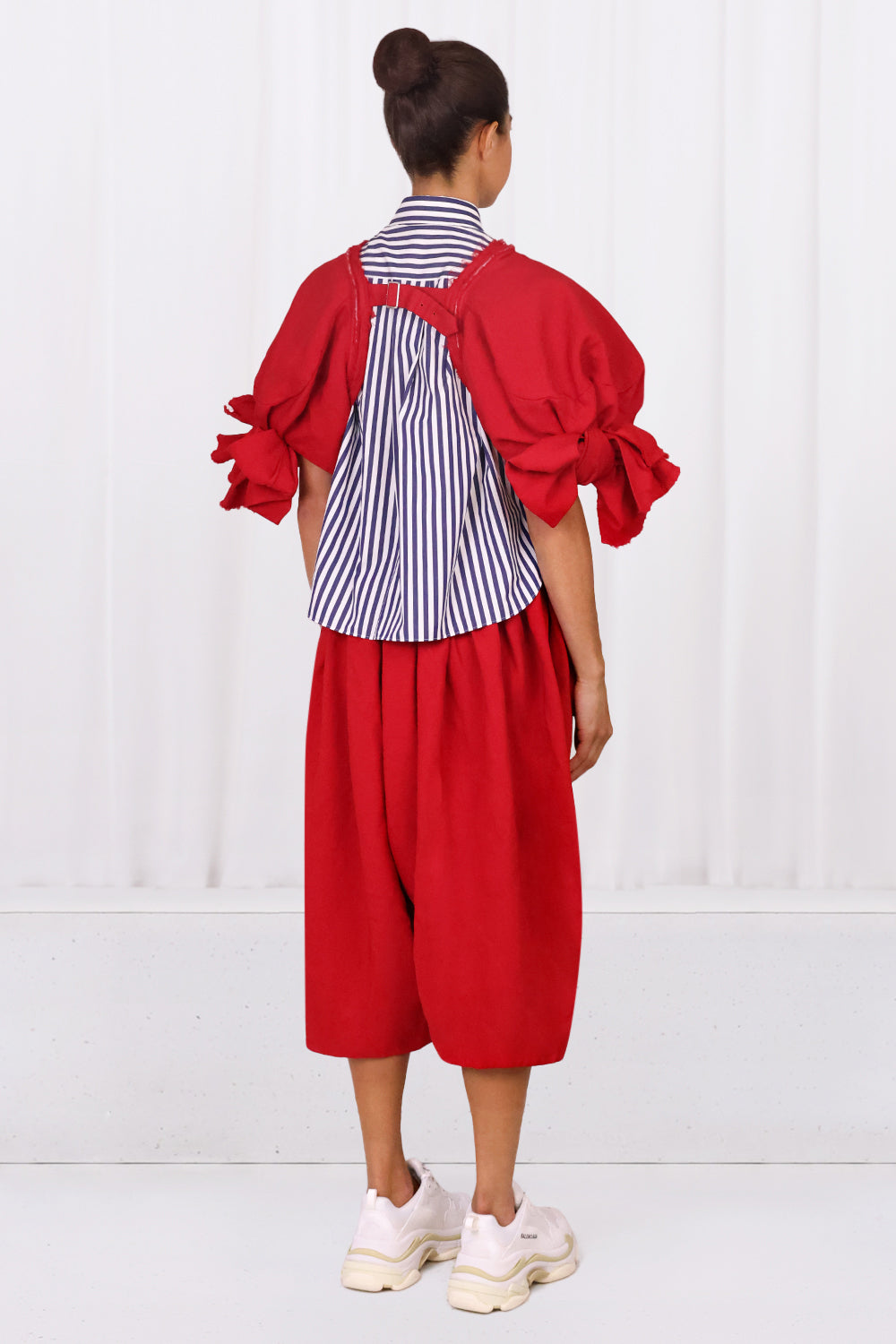 COMME DES GARCONS RTW BOW SLEEVE CAPE | RED