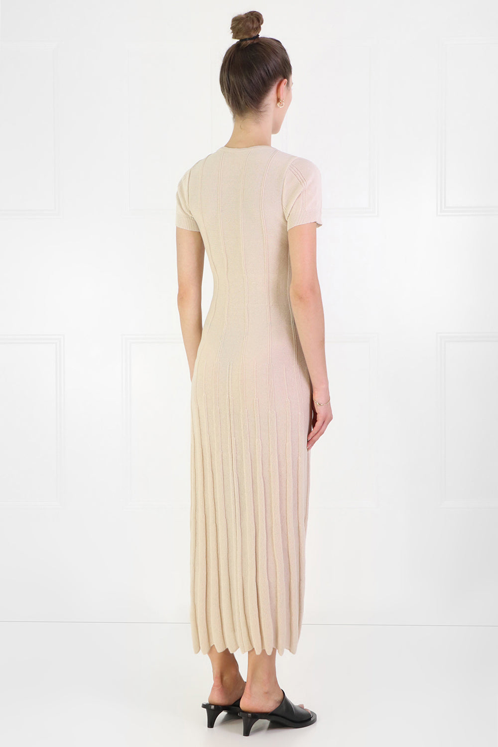 JACQUEMUS RTW LA ROBE CARDIGAN S/S BEIGE