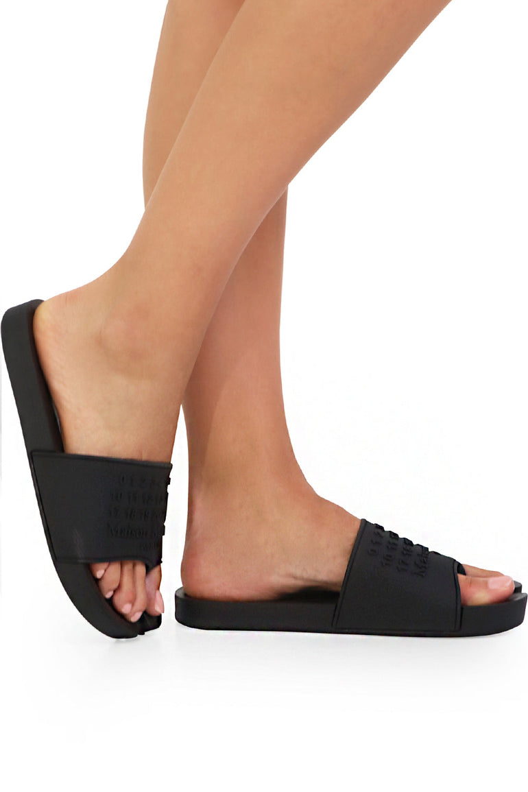 MAISON MARGIELA SHOES TABI LOGO RUBBER SLIDES BLACK