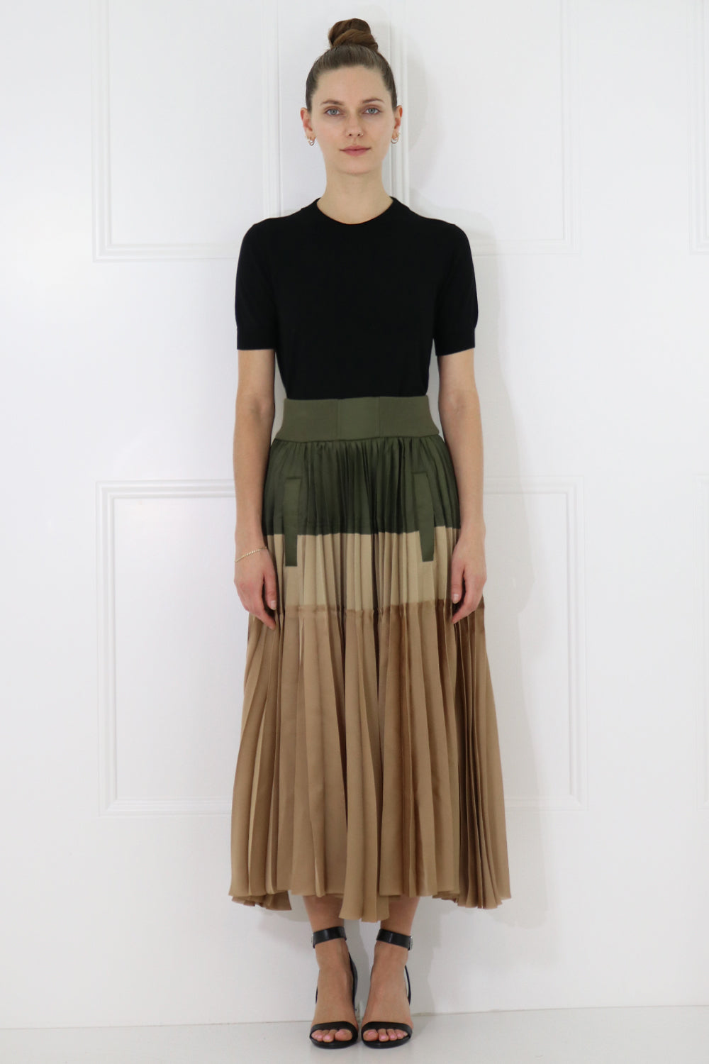 SACAI RTW CONTRAST PLEATED SKIRT KHAKI/BEIGE
