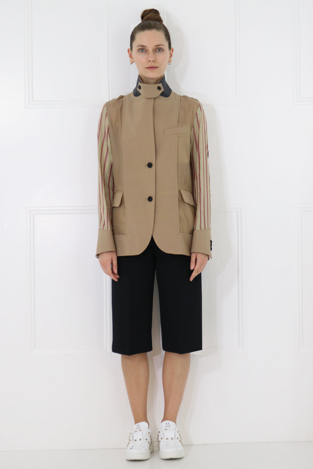 SACAI RTW CONTRAST SLEEVE JACKET BEIGE