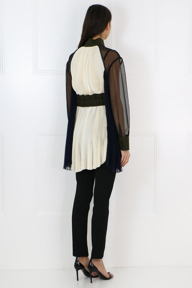 SACAI RTW PLEATED BLOUSE WITH SHEER SLEEVE ECRU/NAVY