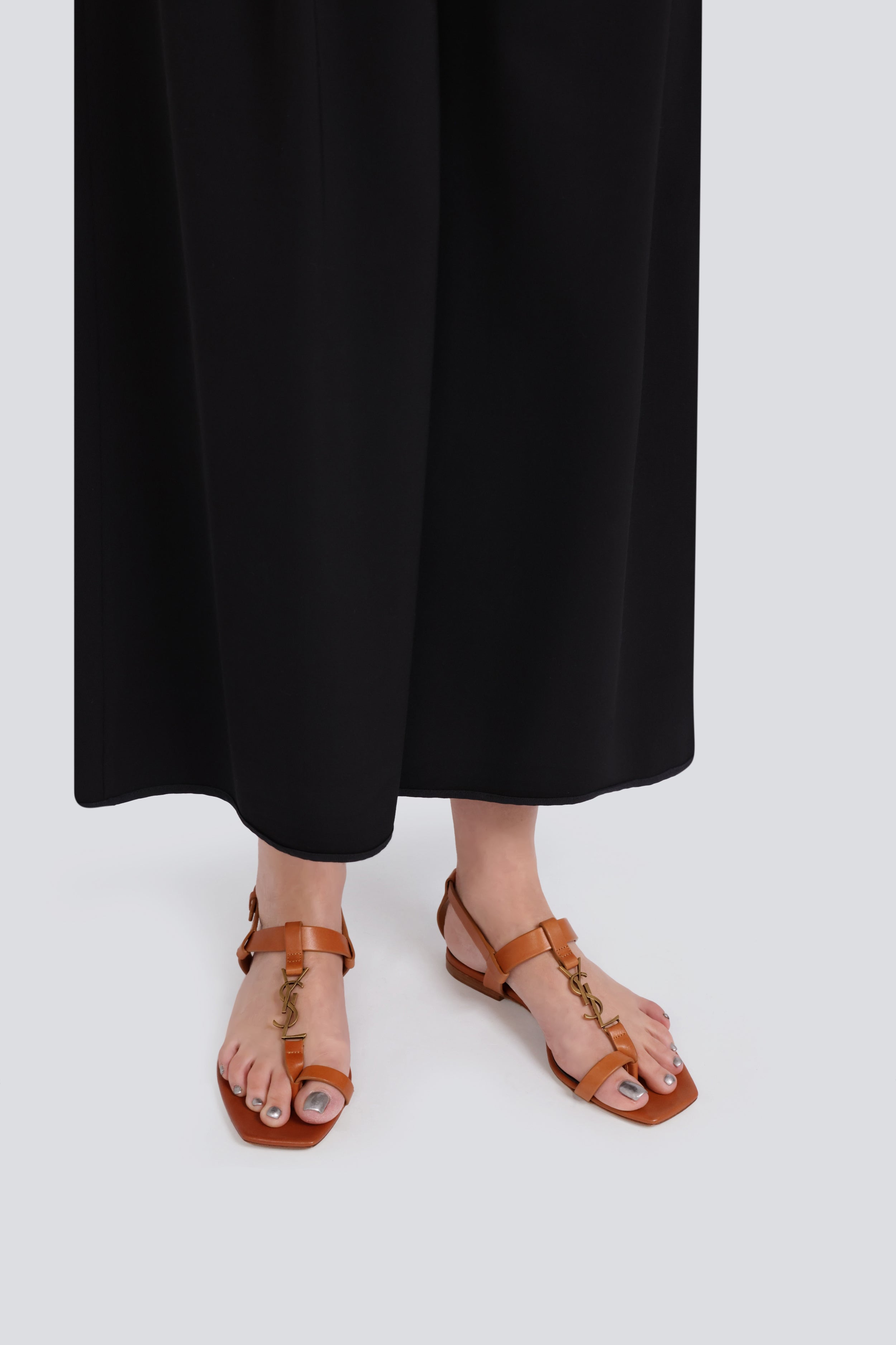 SAINT LAURENT SANDALS CASSANDRA POWER THONG SANDAL | TAN