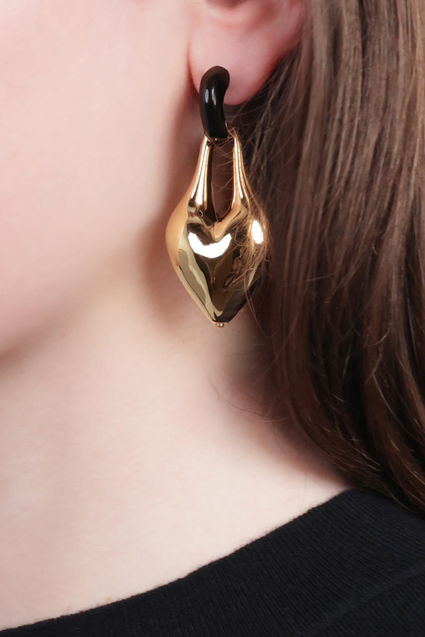 NINA RICCI JEWELLERY GOLD / Gold/Black Dripping Heart Earrings | Gold/Black