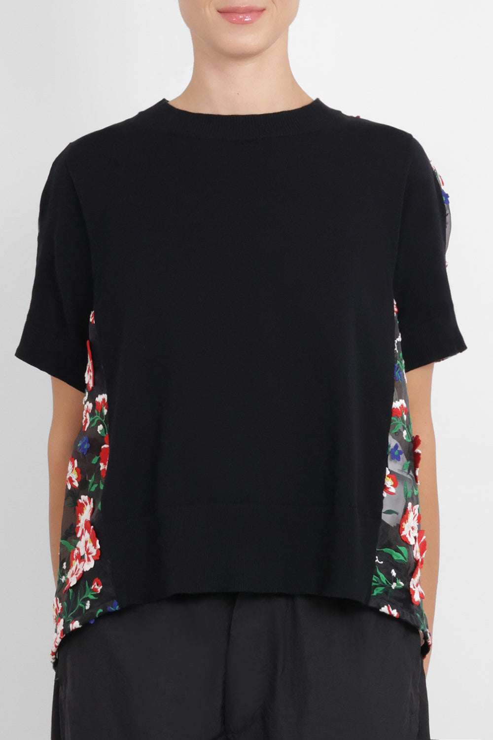 SACAI RTW Floral Embroidery Mesh Panel X T-Shirt | Black