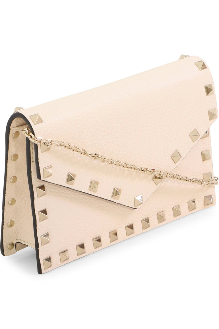 VALENTINO BAGS ROCKSTUD ENVELOPE CLUTCH ON CHAIN IVORY