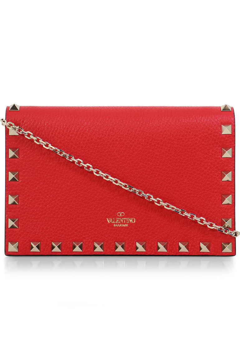 VALENTINO BAGS RED ROCKSTUD ENVELOPE CLUTCH ON CHAIN ROUGE