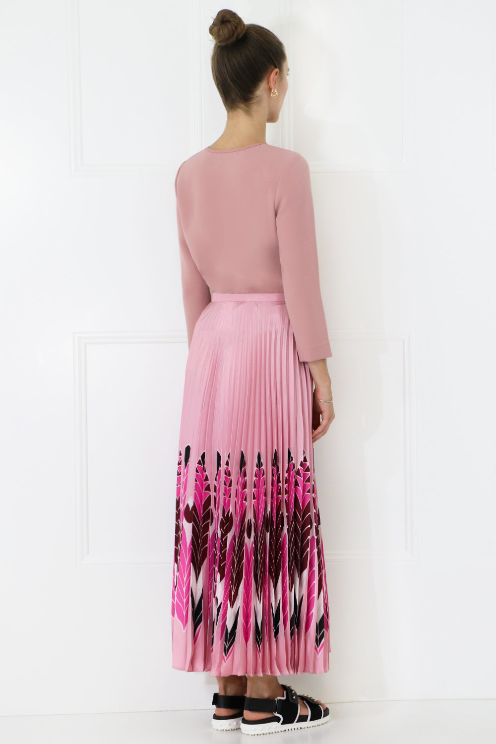 VALENTINO RTW FEATHER PRINT PLEATED SKIRT ROSE