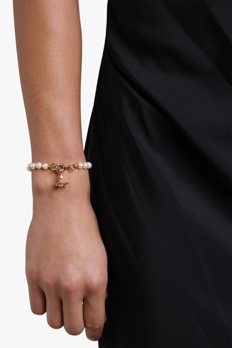 VIVIENNE WESTWOOD JEWELLERY Gold Aleska Bracelet | Gold/Cream Rose Pearl