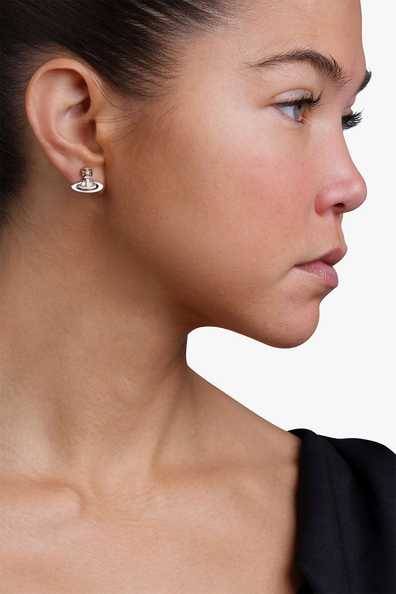 VIVIENNE WESTWOOD JEWELLERY Silver Simonetta Bas Relief Earrings | Platinum/Cream Rose Pearl