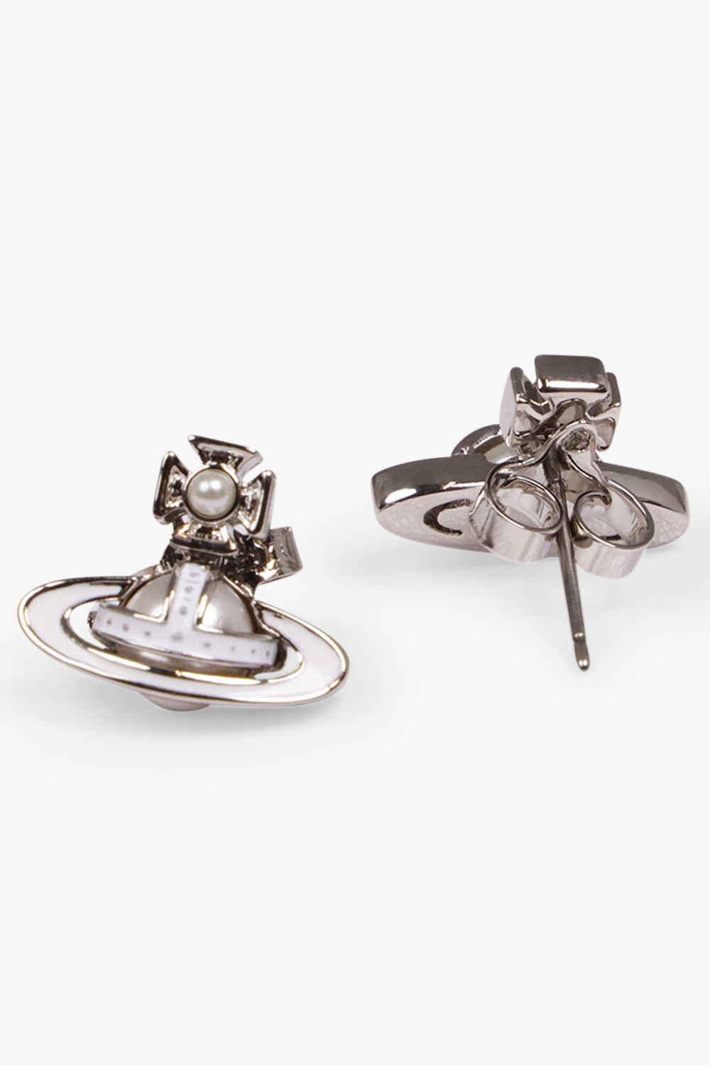VIVIENNE WESTWOOD JEWELLERY Silver Simonetta Bas Relief Earrings | Platinum/Cream Rose Pearl