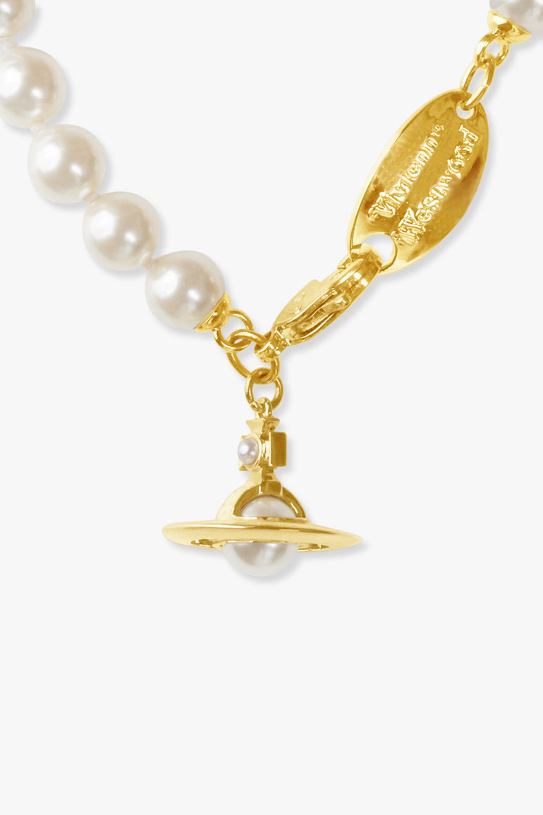 VIVIENNE WESTWOOD JEWELLERY GOLD Simonetta Pearl Bracelet | White/Gold